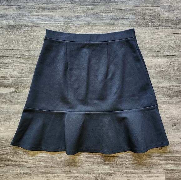 LOFT Classic Black A-Line Ruffle Skirt - Picture 2 of 4